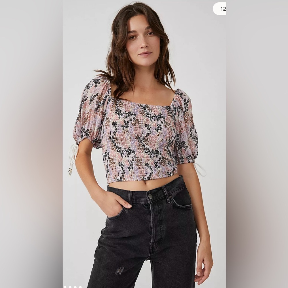 Free People Back On Top. Crop Top Floral Peasant Blouse. Women’s Size Medium